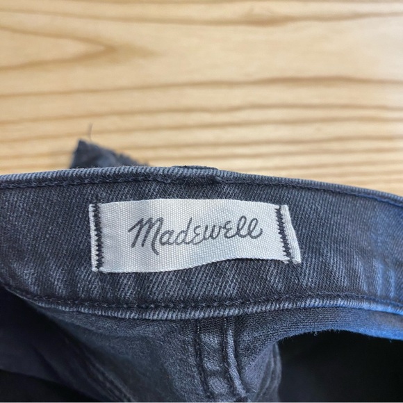 EUC MADEWELL black button front denim shorts SIZE 26 - Picture 3 of 5